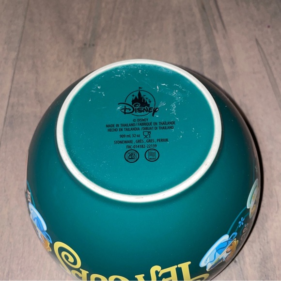 New Disney Parks Alice in Wonderland Mad Tea Party Mad Hatter Serving Bowl 32 Oz - Picture 3 of 4